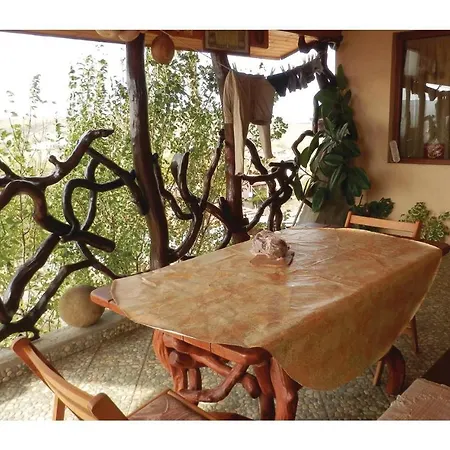 Four-bedroom Holiday In Hébergement de vacances