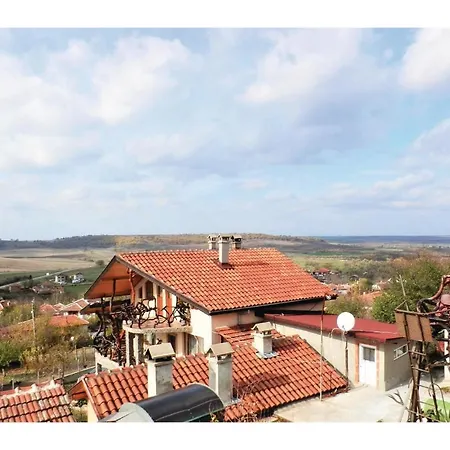 Four-bedroom Holiday In * Drachevo